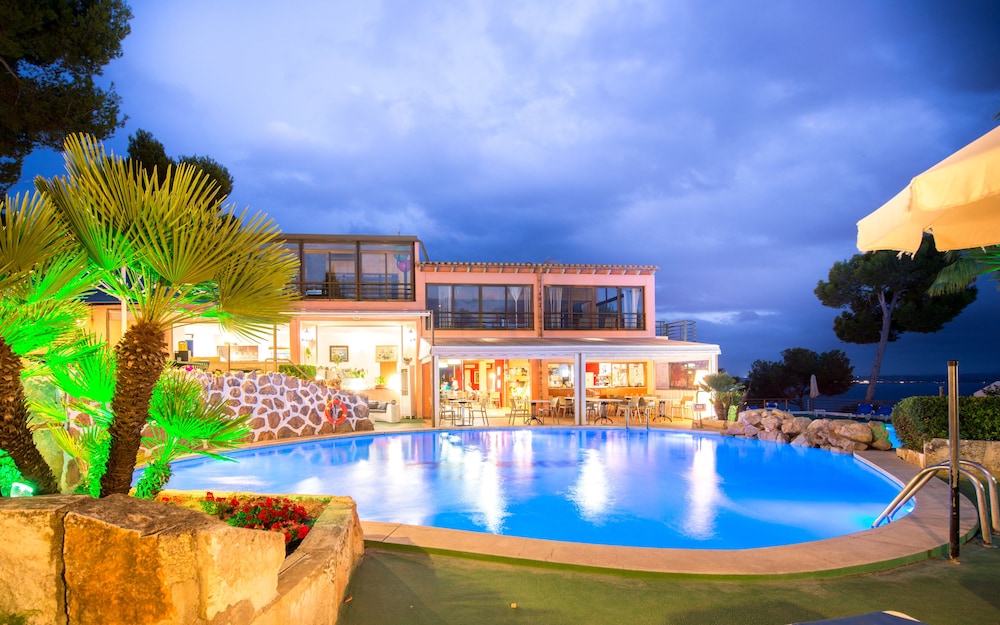 Ona Aucanada Club — Swimming pool in Alcudia, Balearic Islands