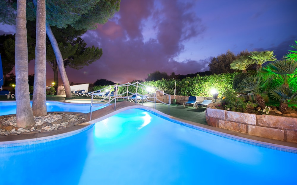 Ona Aucanada Club — Swimming pool in Alcudia, Balearic Islands