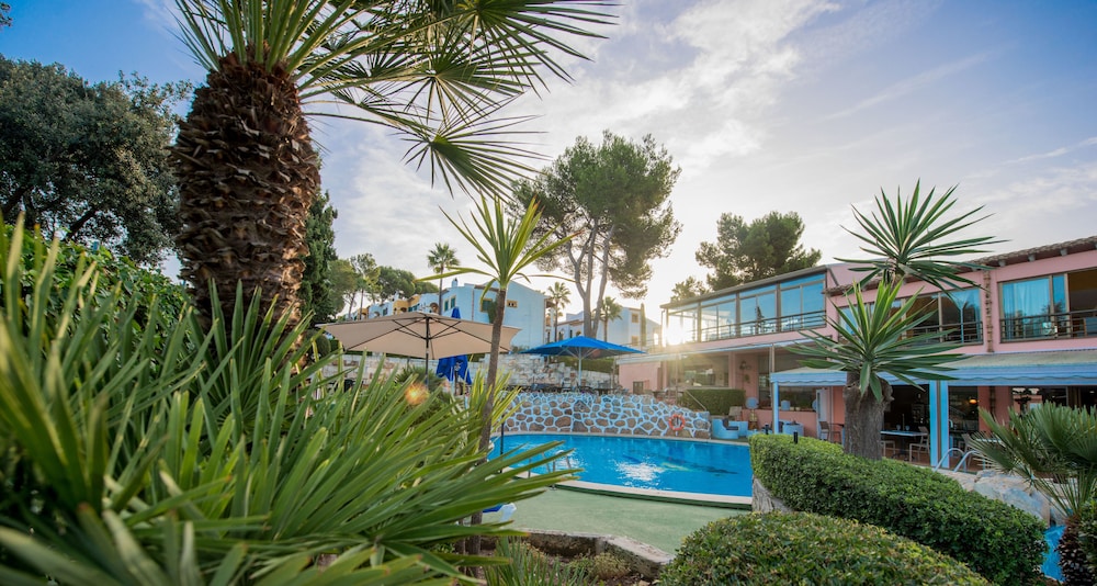 Ona Aucanada Club — Swimming pool in Alcudia, Balearic Islands
