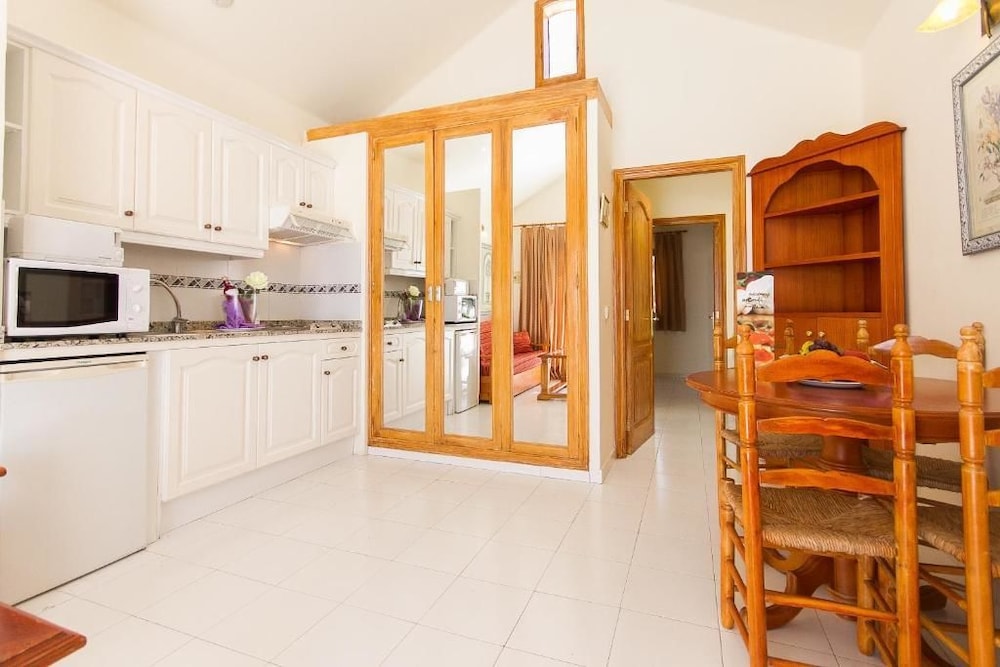 Sands Beach Resort — Hotel rooms in Costa Teguise, Canary Islands