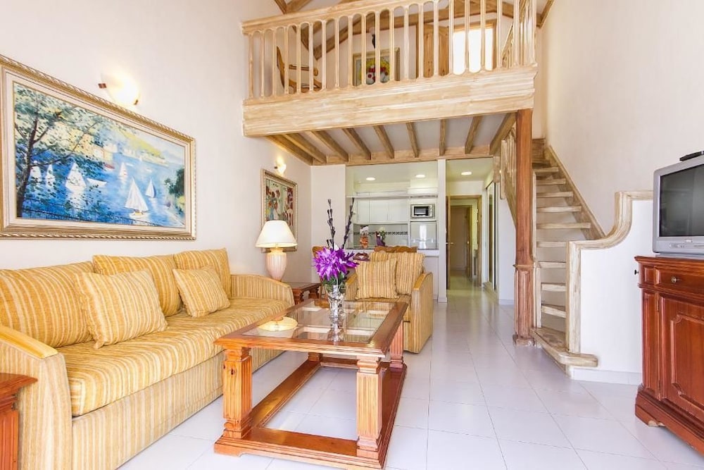 Sands Beach Resort — Hotel rooms in Costa Teguise, Canary Islands