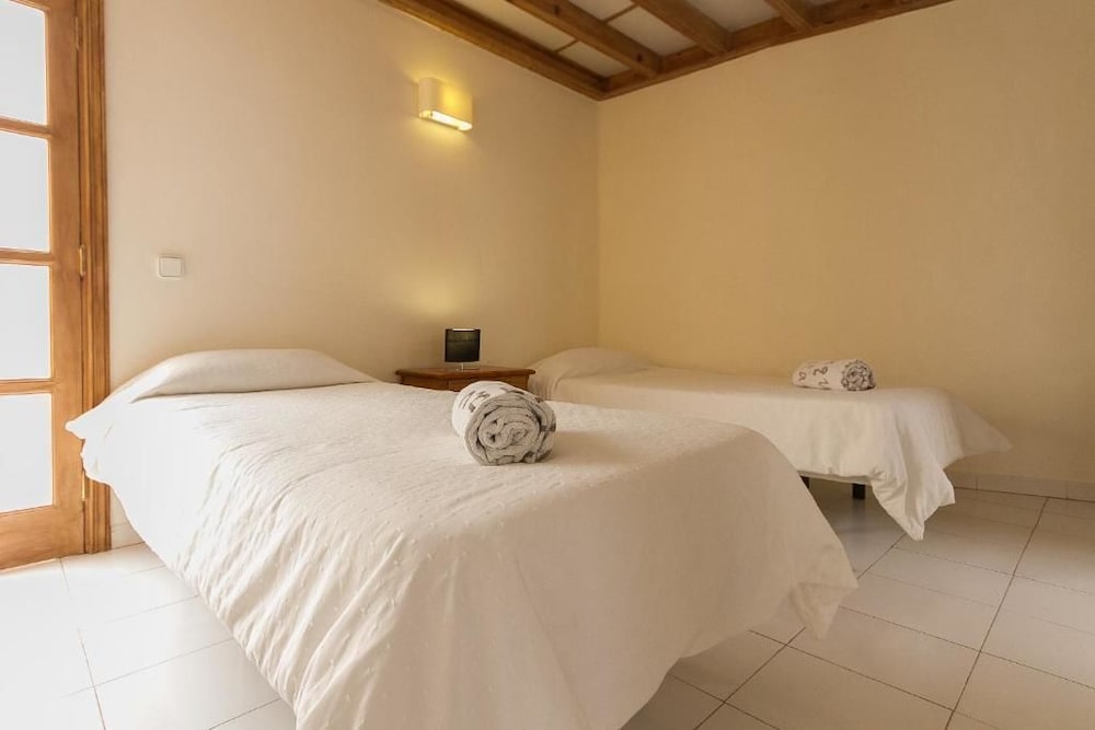 Sands Beach Resort — Hotel rooms in Costa Teguise, Canary Islands