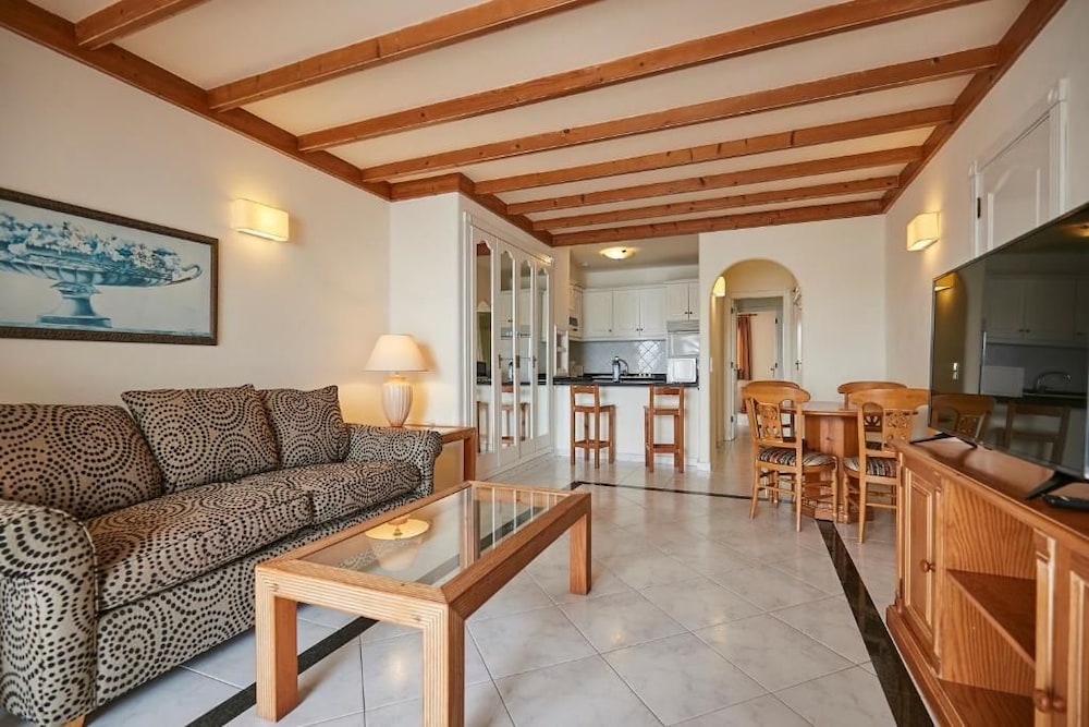 Sands Beach Resort — Hotel rooms in Costa Teguise, Canary Islands
