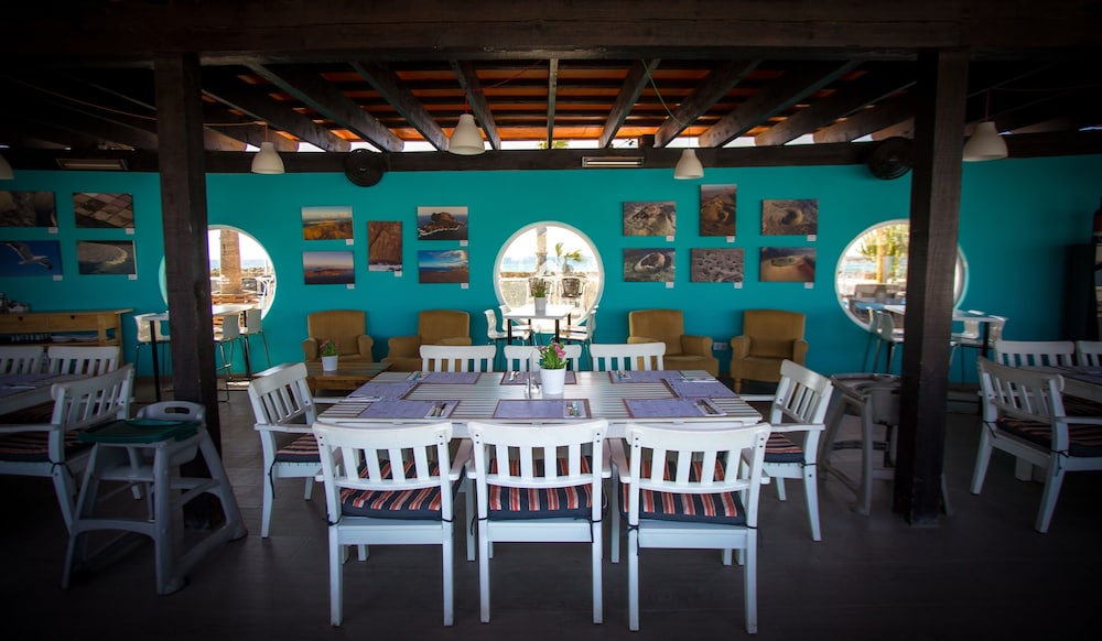 Sands Beach Resort — Restaurant & bars in Costa Teguise, Canary Islands