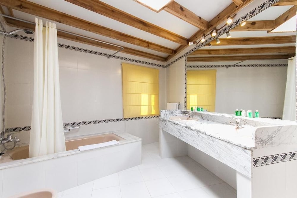 Sands Beach Resort — Hotel rooms in Costa Teguise, Canary Islands