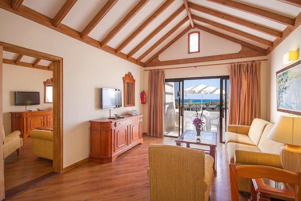 Sands Beach Resort — Hotel rooms in Costa Teguise, Canary Islands