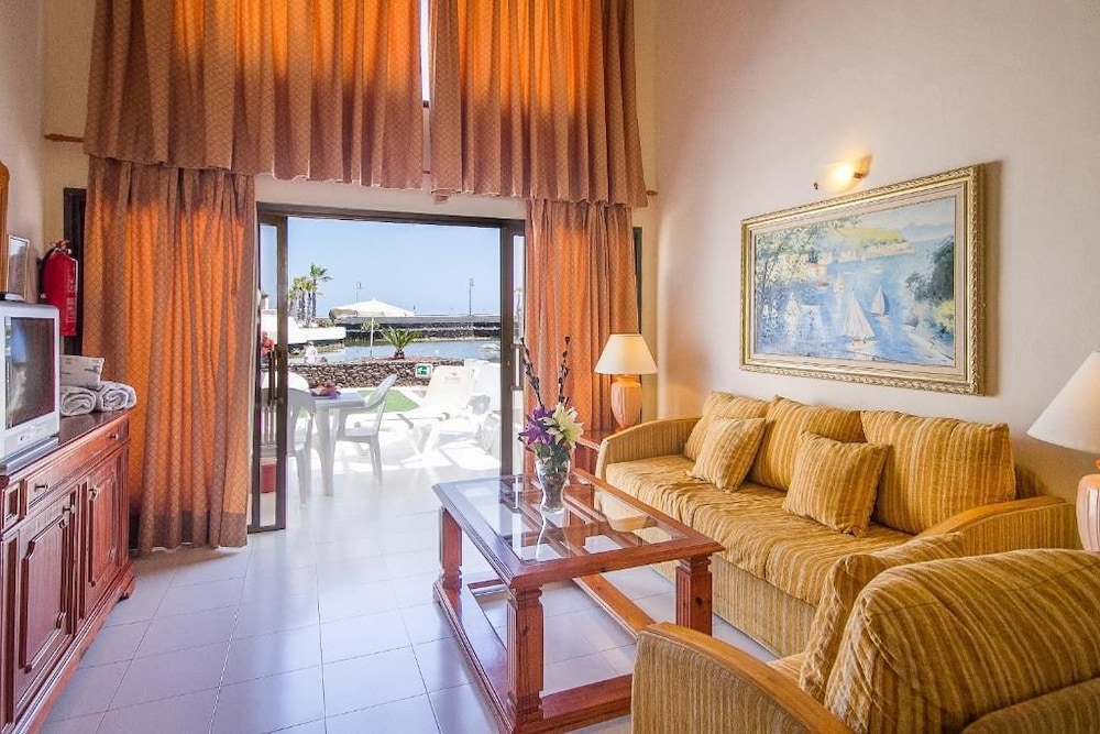 Sands Beach Resort — Hotel rooms in Costa Teguise, Canary Islands