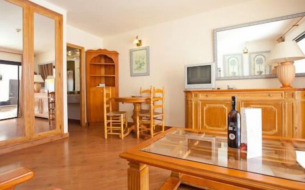Sands Beach Resort — Hotel rooms in Costa Teguise, Canary Islands
