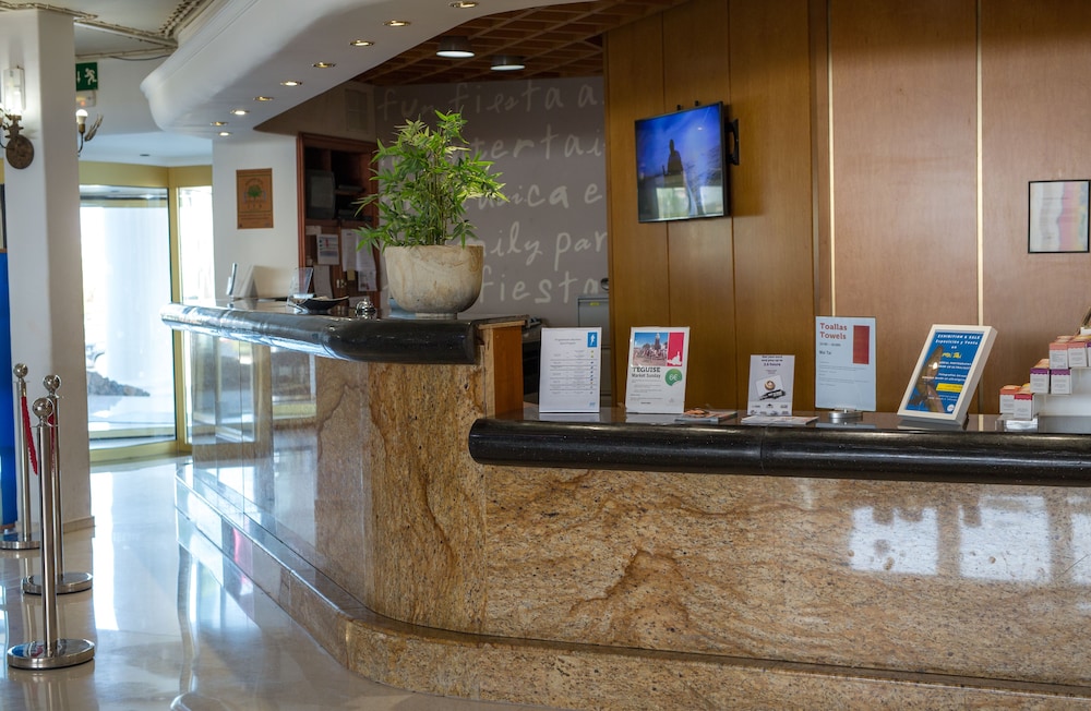 Sands Beach Resort — Hotel building in Costa Teguise, Canary Islands