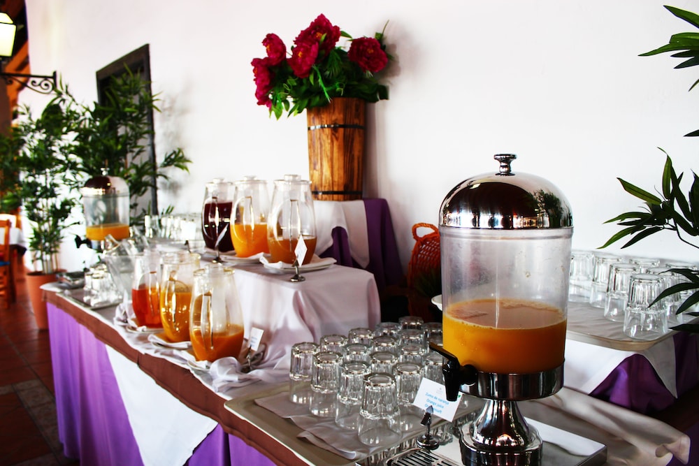 Sands Beach Resort — Restaurant & bars in Costa Teguise, Canary Islands