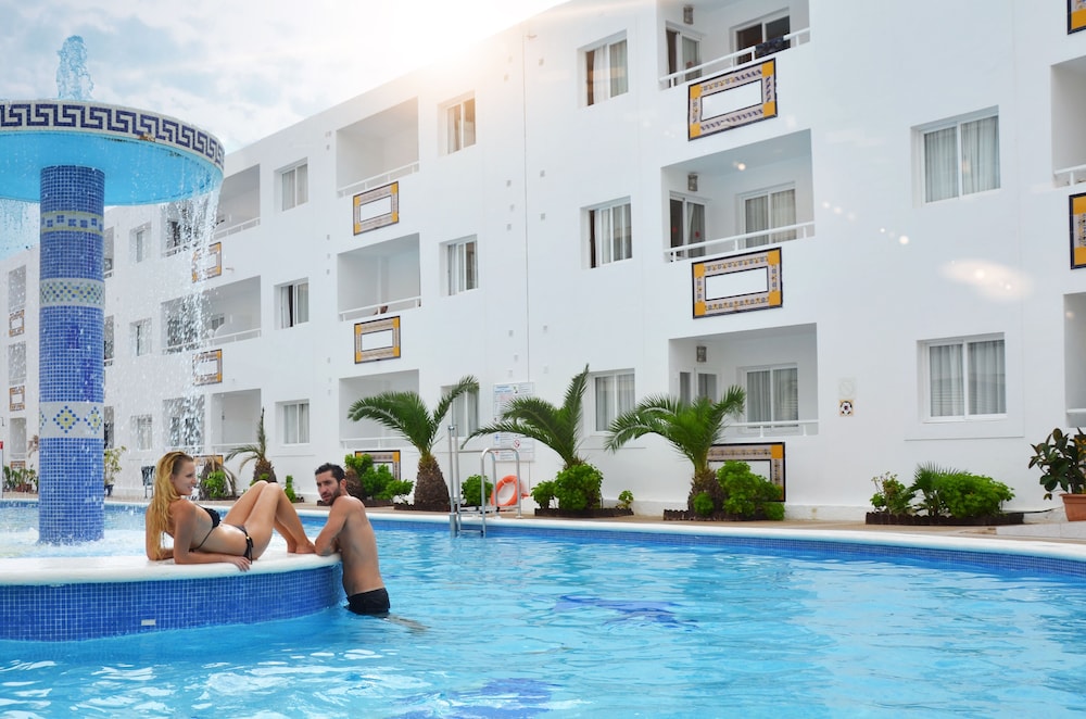 Apartamentos Vibra Tropical Garden — Swimming pool in Ibiza Town, Balearic Islands
