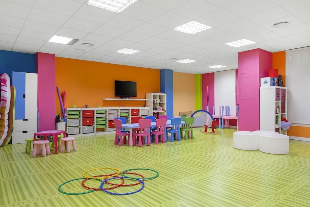 Los Amigos Beach Club — Attractions for children in Mijas, Andalusia