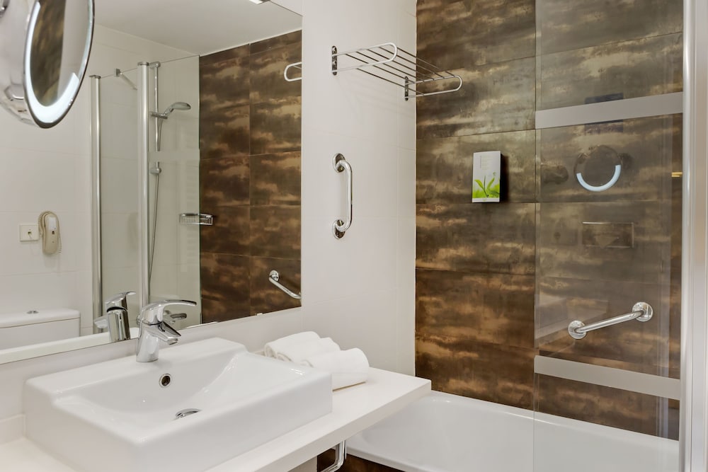 Los Amigos Beach Club — Hotel rooms in Mijas, Andalusia