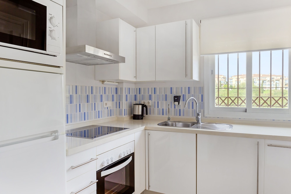 Los Amigos Beach Club — Hotel rooms in Mijas, Andalusia