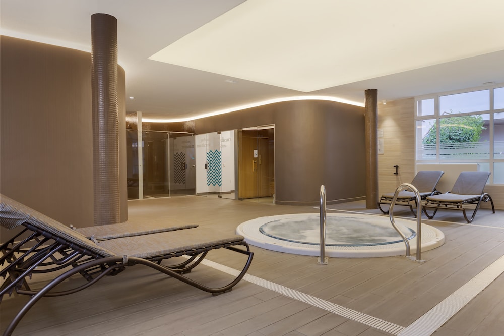 Los Amigos Beach Club — Spa in Mijas, Andalusia