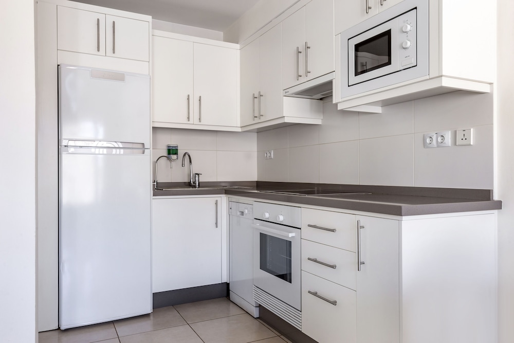 Club Cala Blanca — Hotel rooms in Taurito, Canary Islands