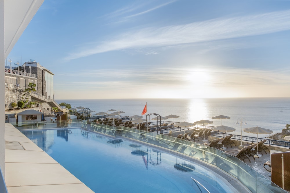 Club Cala Blanca — Main photo in Taurito, Canary Islands