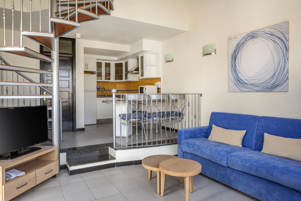 Club Cala Blanca — Hotel rooms in Taurito, Canary Islands