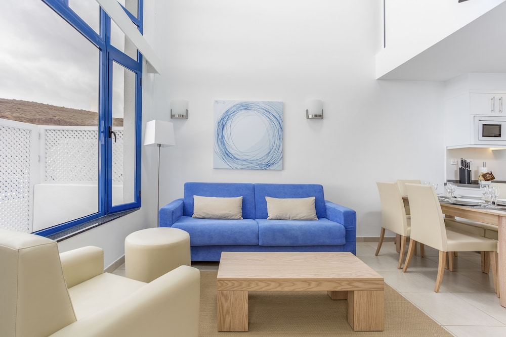 Club Cala Blanca — Hotel rooms in Taurito, Canary Islands