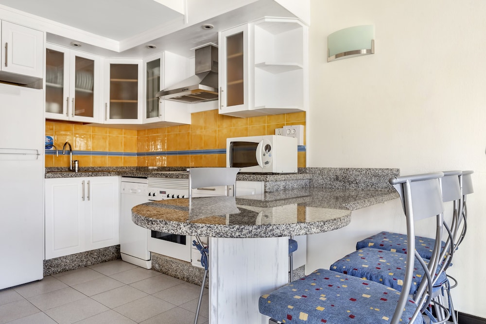 Club Cala Blanca — Hotel rooms in Taurito, Canary Islands