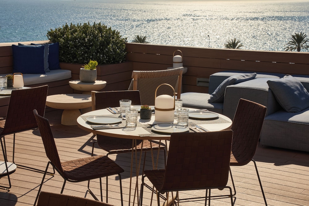 Calatrava Hotel — Restaurant & bars in Palma de Mallorca, Balearic Islands