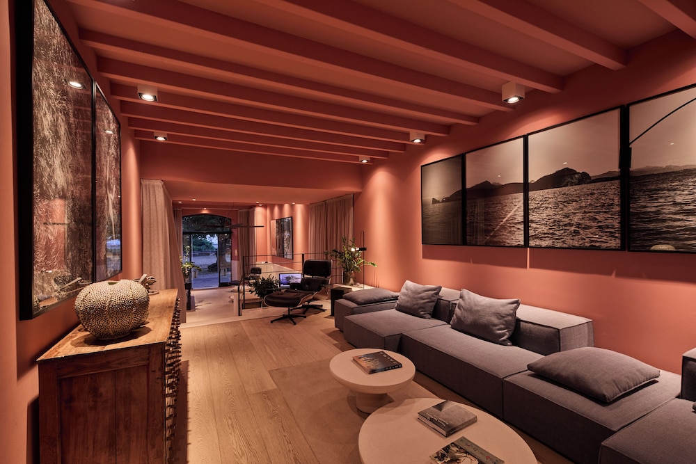Calatrava Hotel — Hotel rooms in Palma de Mallorca, Balearic Islands