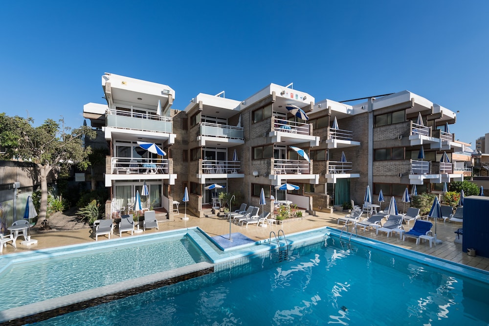 Apartamentos El Paseo — Swimming pool in Playa del Ingles, Canary Islands