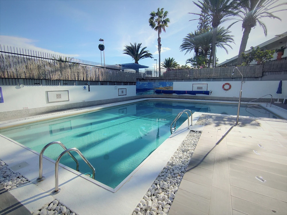 Apartamentos El Paseo — Swimming pool in Playa del Ingles, Canary Islands