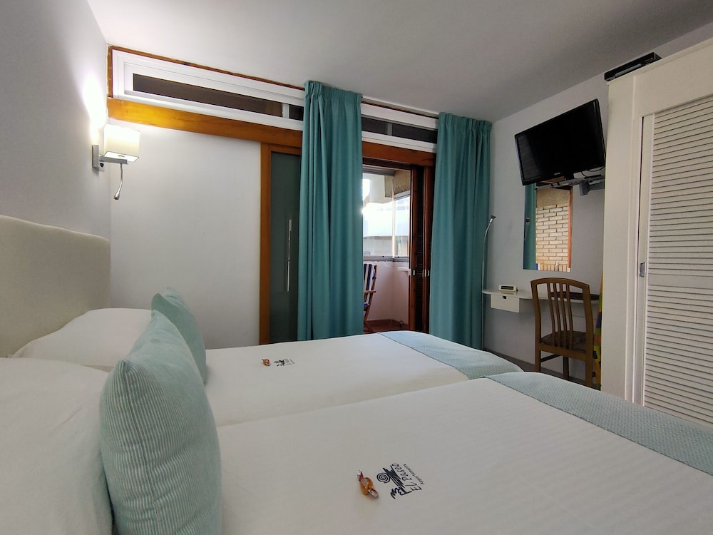 Apartamentos El Paseo — Hotel rooms in Playa del Ingles, Canary Islands