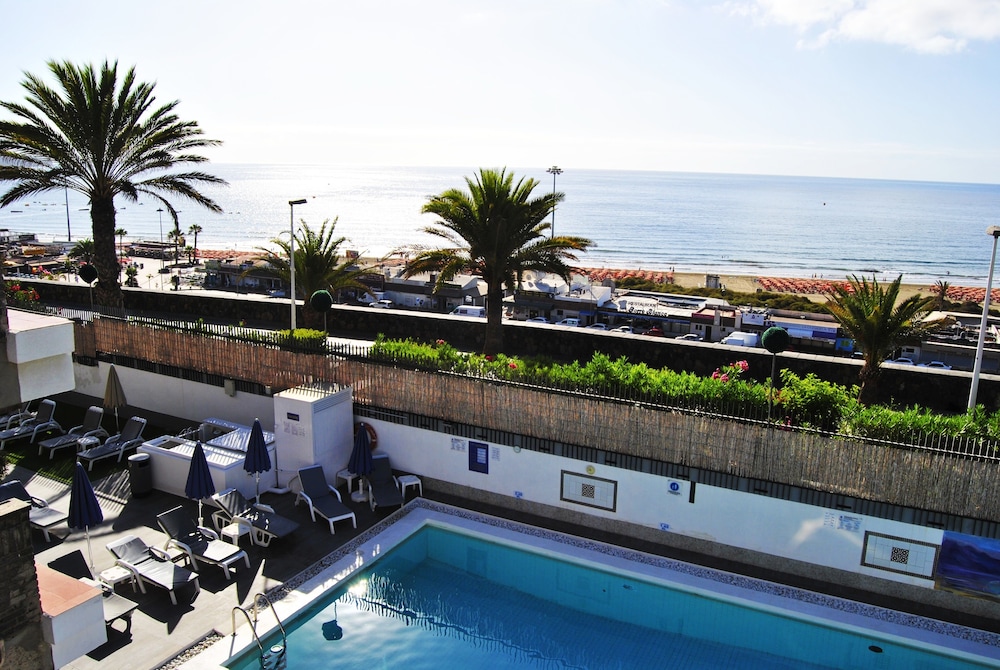 Apartamentos El Paseo — Swimming pool in Playa del Ingles, Canary Islands