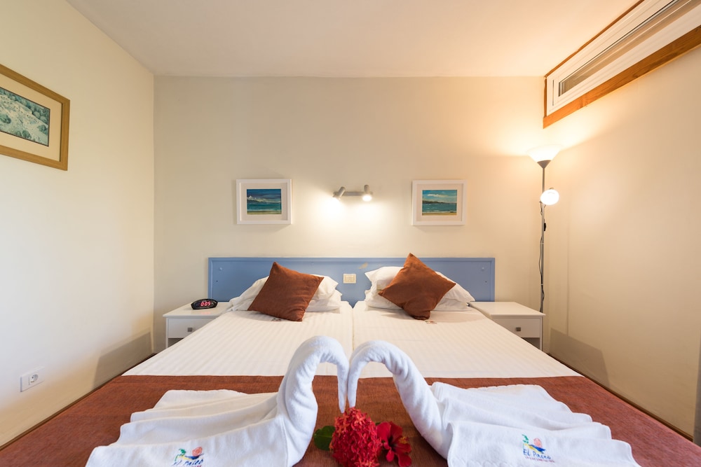 Apartamentos El Paseo — Hotel rooms in Playa del Ingles, Canary Islands