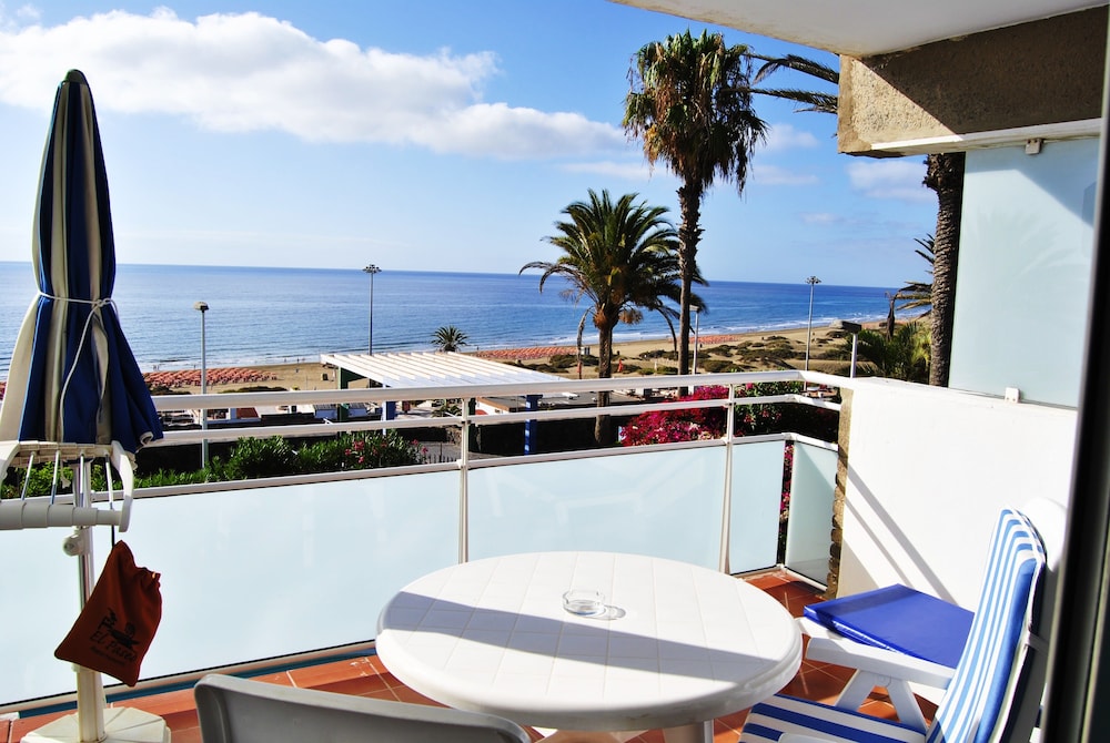Apartamentos El Paseo — Beach in Playa del Ingles, Canary Islands