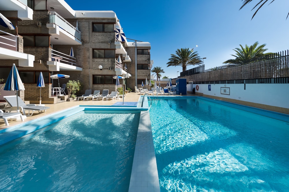 Apartamentos El Paseo — Swimming pool in Playa del Ingles, Canary Islands
