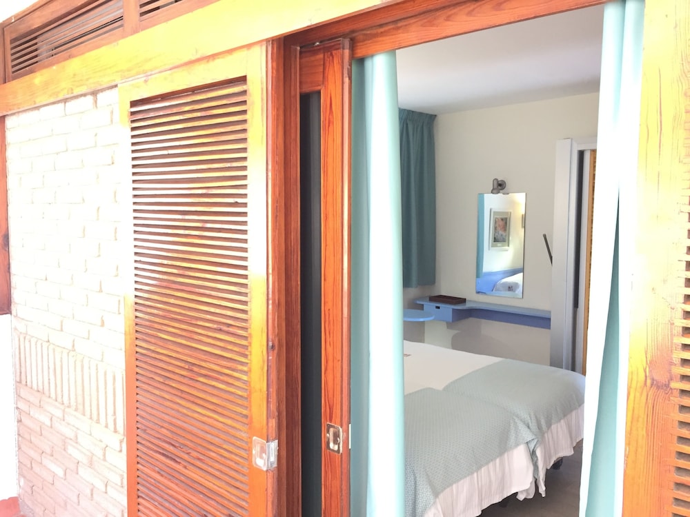 Apartamentos El Paseo — Hotel rooms in Playa del Ingles, Canary Islands