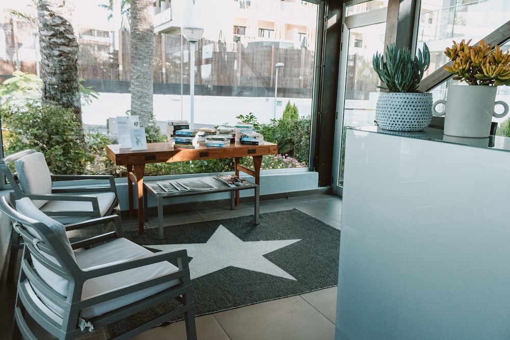 Apartamentos El Palmar — Hotel rooms in Playa del Ingles, Canary Islands