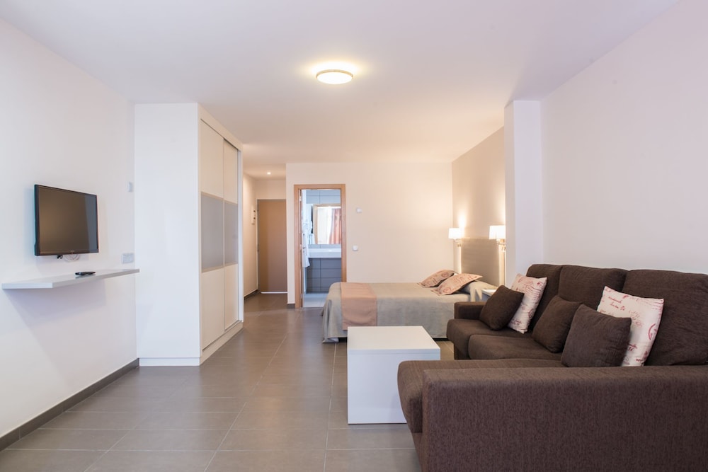 Apartamentos El Palmar — Hotel rooms in Playa del Ingles, Canary Islands