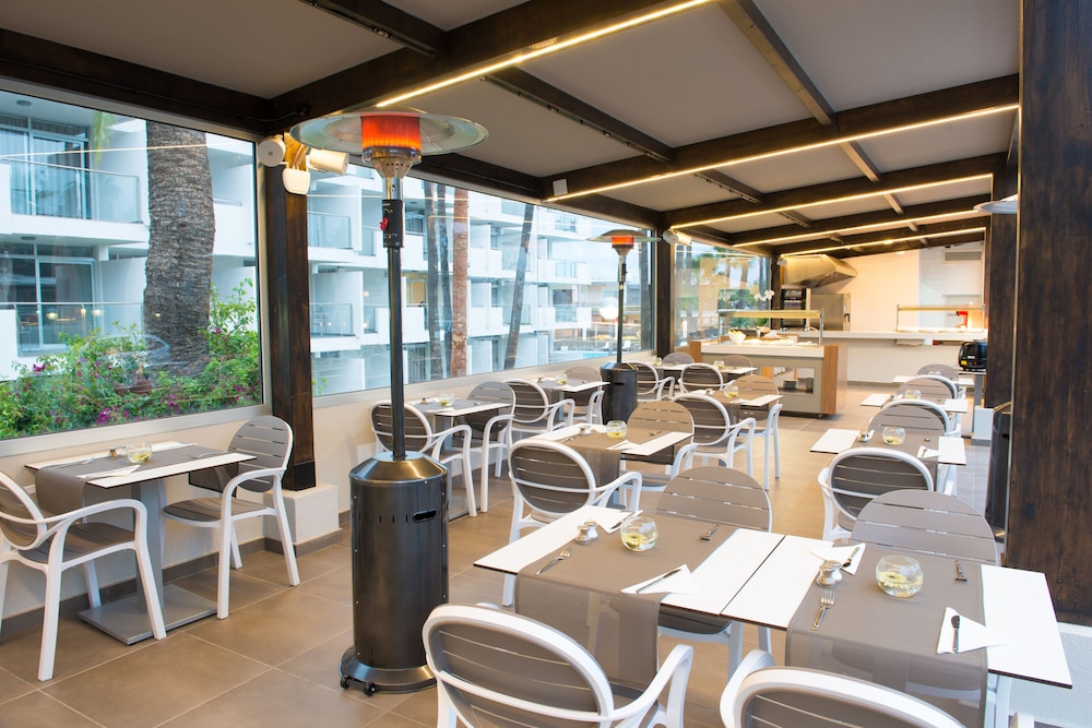 Apartamentos El Palmar — Restaurant & bars in Playa del Ingles, Canary Islands