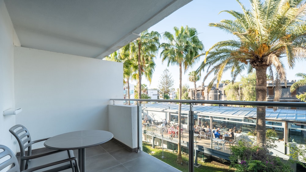 Apartamentos El Palmar — Hotel rooms in Playa del Ingles, Canary Islands
