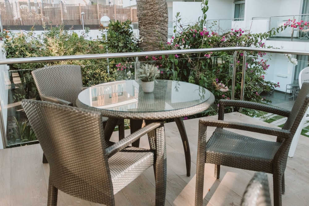 Apartamentos El Palmar — Hotel building in Playa del Ingles, Canary Islands