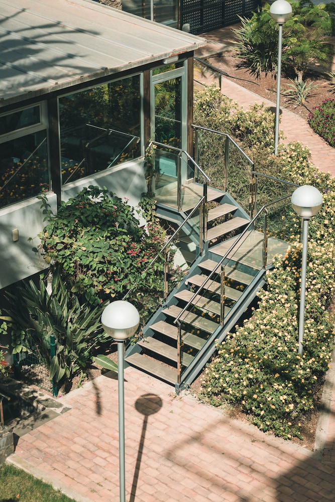 Apartamentos El Palmar — Hotel building in Playa del Ingles, Canary Islands