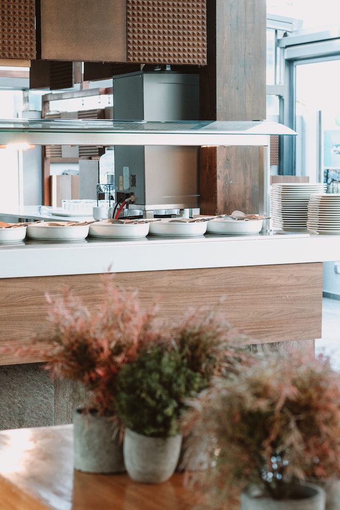 Apartamentos El Palmar — Restaurant & bars in Playa del Ingles, Canary Islands