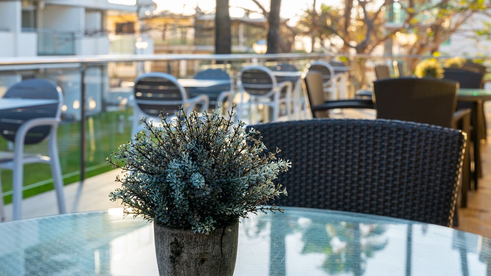 Apartamentos El Palmar — Restaurant & bars in Playa del Ingles, Canary Islands