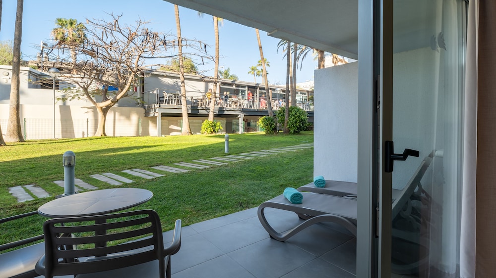 Apartamentos El Palmar — Hotel rooms in Playa del Ingles, Canary Islands