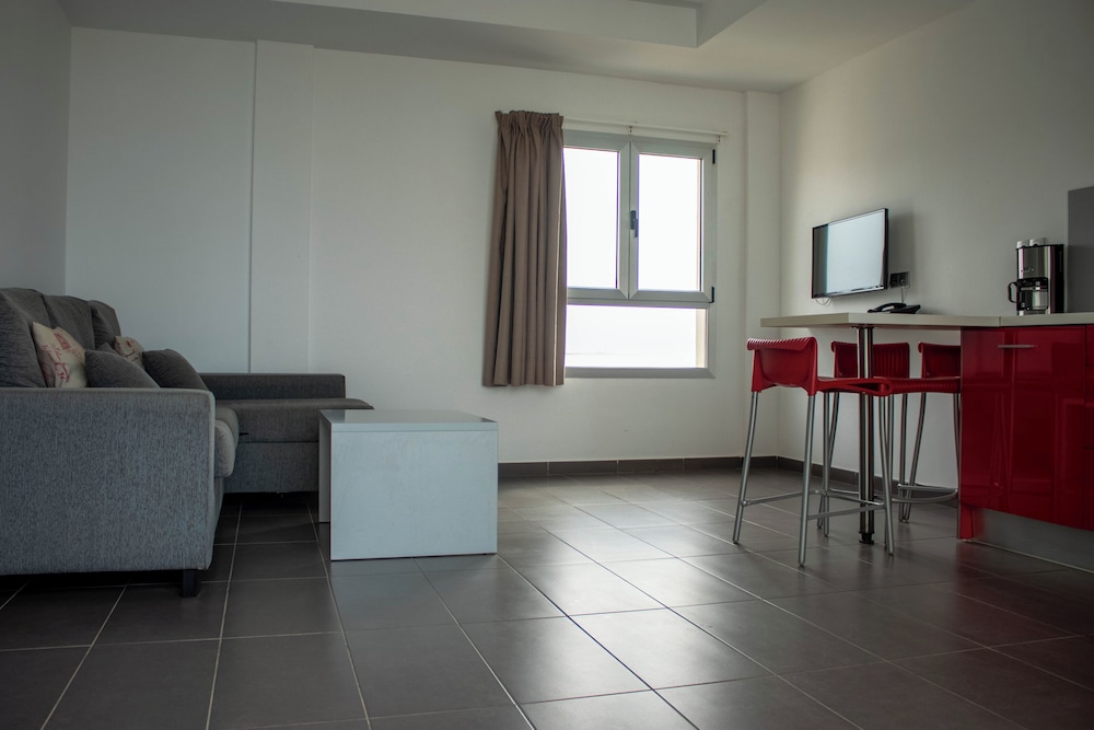 Apartamentos El Palmar — Hotel rooms in Playa del Ingles, Canary Islands