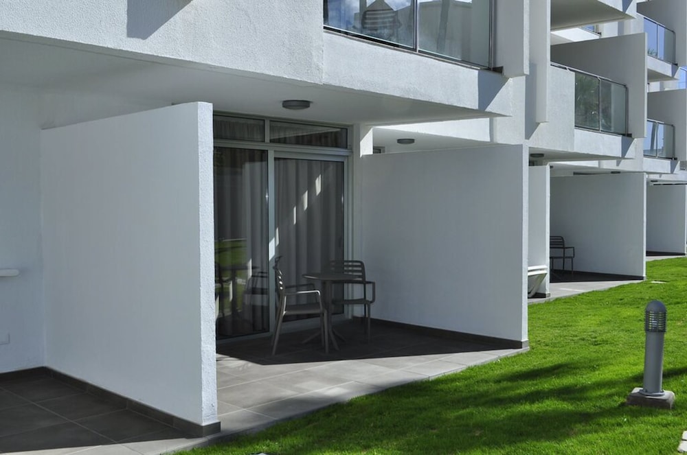 Apartamentos El Palmar — Hotel building in Playa del Ingles, Canary Islands