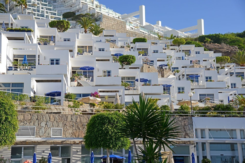 Bahía Blanca — Hotel building in Puerto Rico, Canary Islands