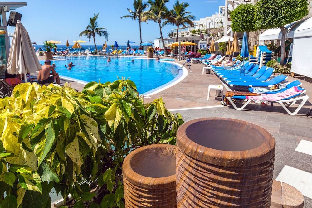 Bahía Blanca — Swimming pool in Puerto Rico, Canary Islands