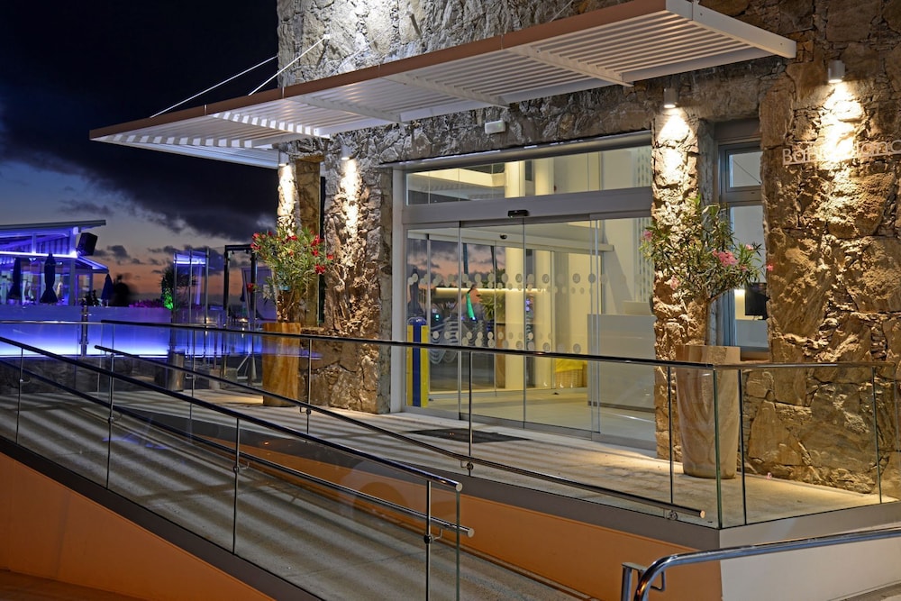 Bahía Blanca — Hotel building in Puerto Rico, Canary Islands