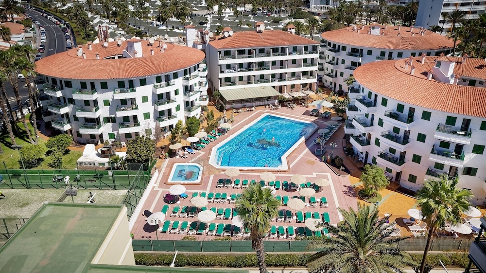 Apartamentos Las Faluas — Swimming pool in Playa del Ingles, Canary Islands