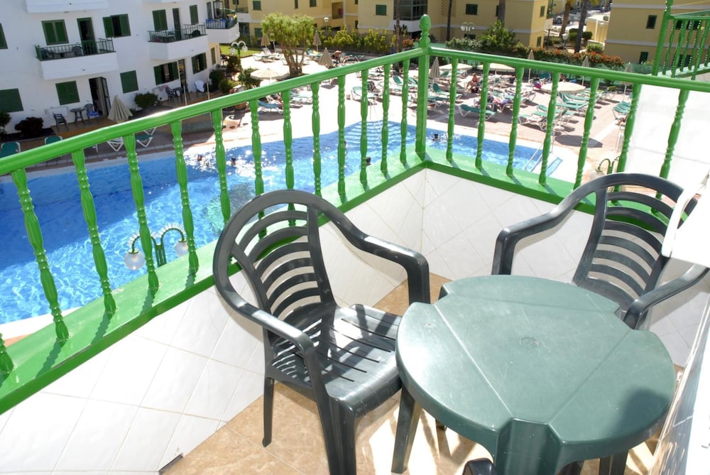 Apartamentos Las Faluas — Swimming pool in Playa del Ingles, Canary Islands